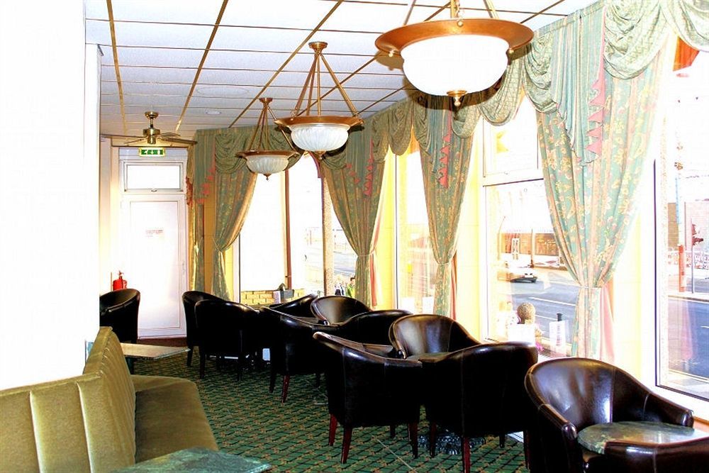 Balmoral 3* Blackpool